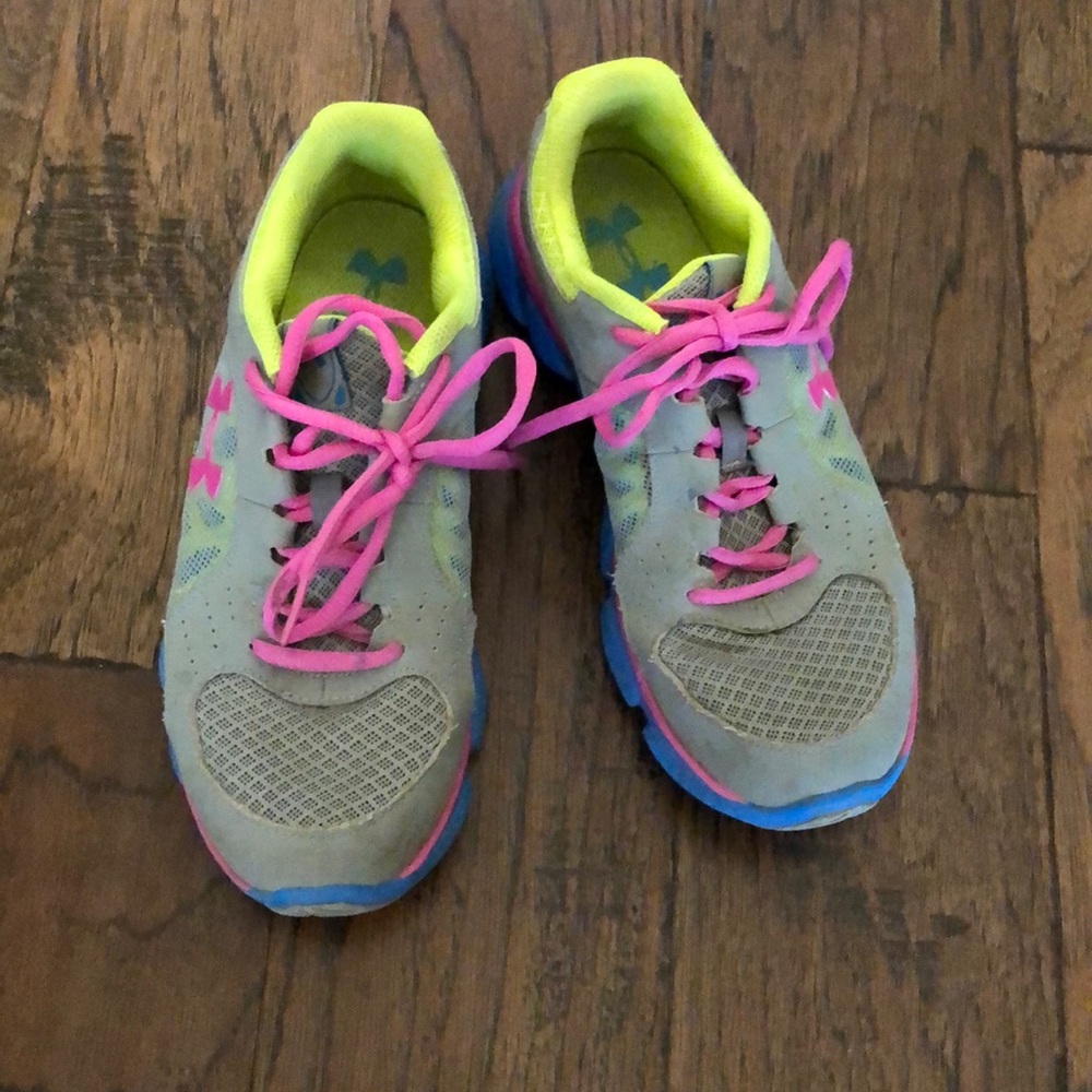 UnderArmour Athletic Shoes Size 6 Y/Women’s 7